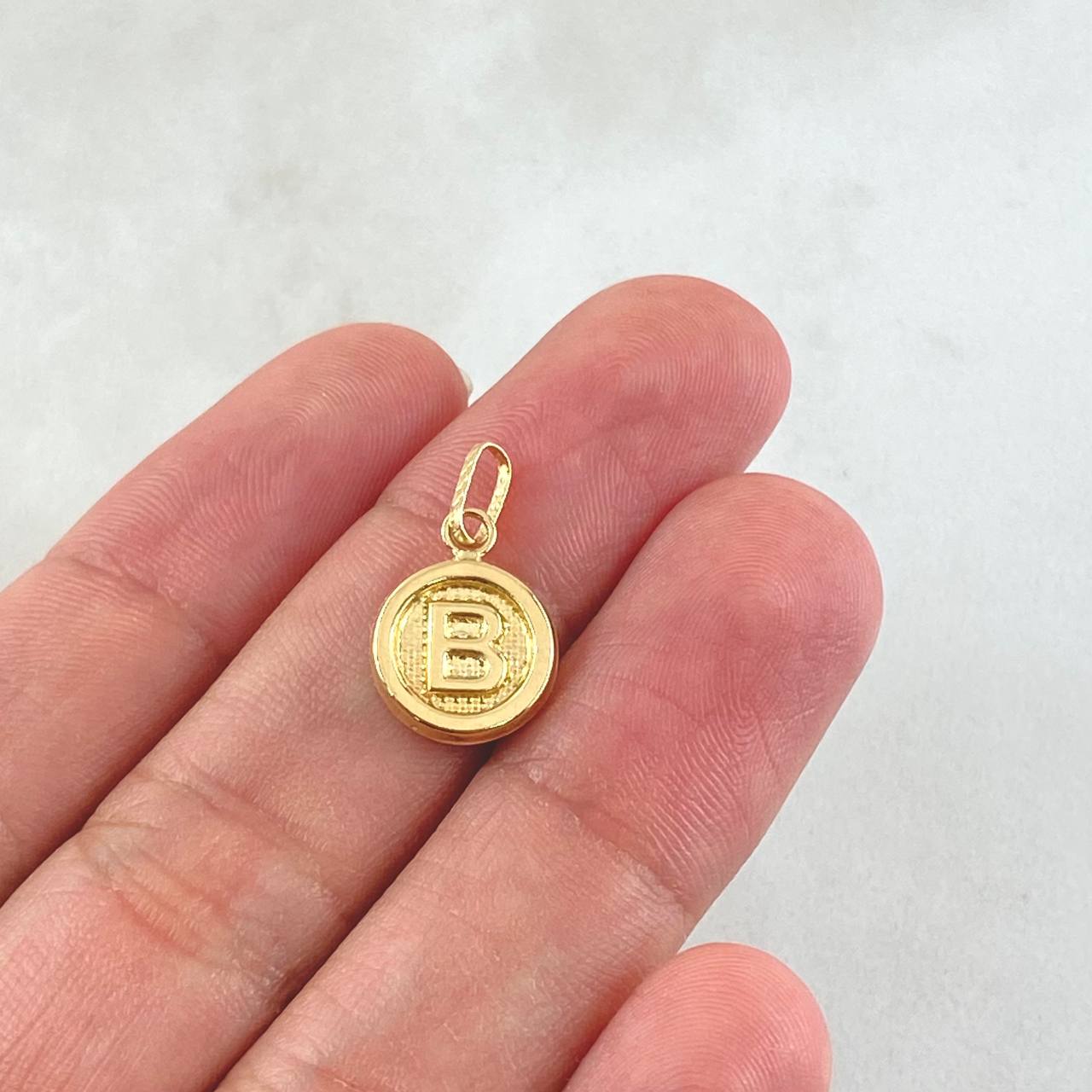 Dije Letra B 0.6gr / 1.9cm / Oro Amarillo 18K