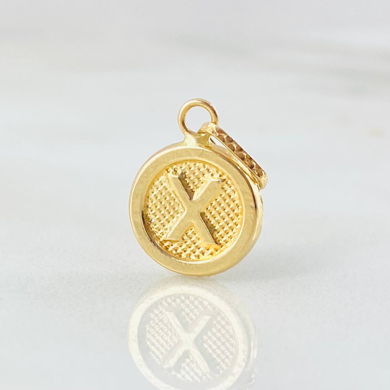 Dije Letra X 0.6gr / 1.9cm / Oro Amarillo 18K