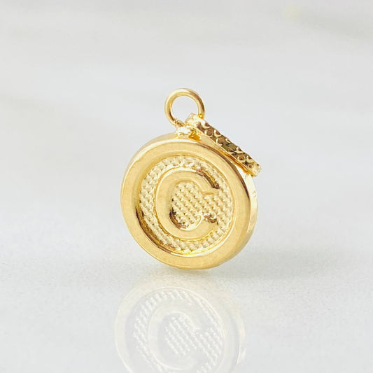 Dije Letra C 0.6gr / 1.9cm / Oro Amarillo 18K