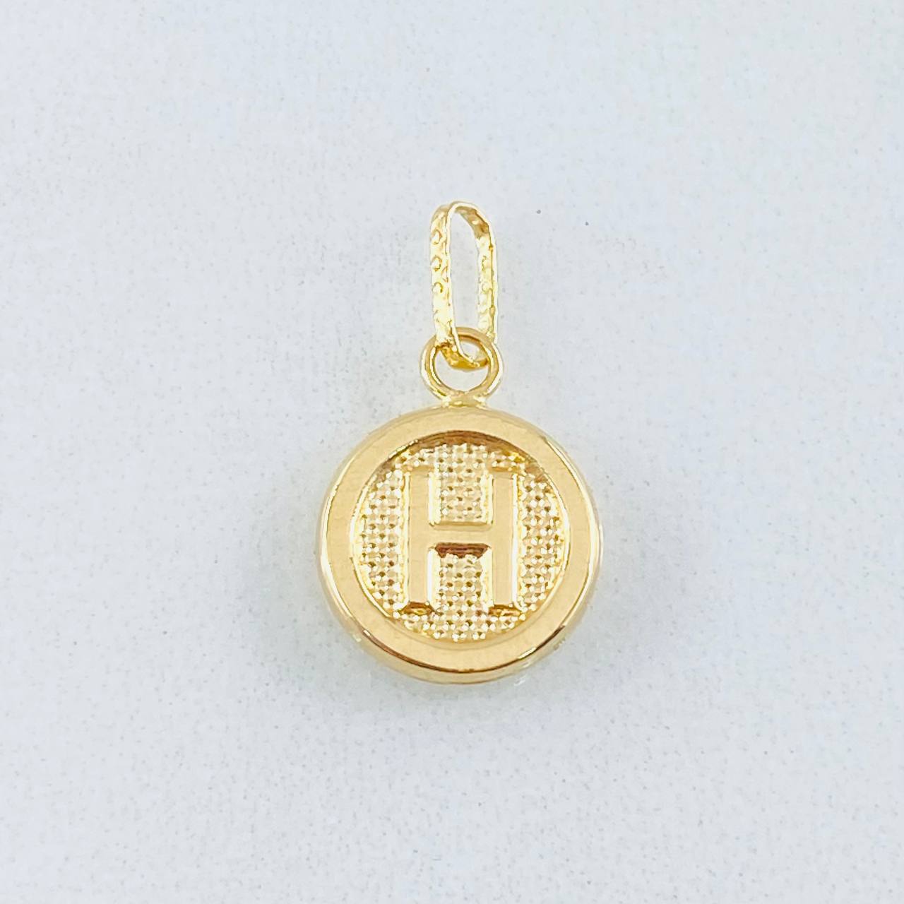 Dije Letra H 0.6gr / 1.9cm / Oro Amarillo 18K