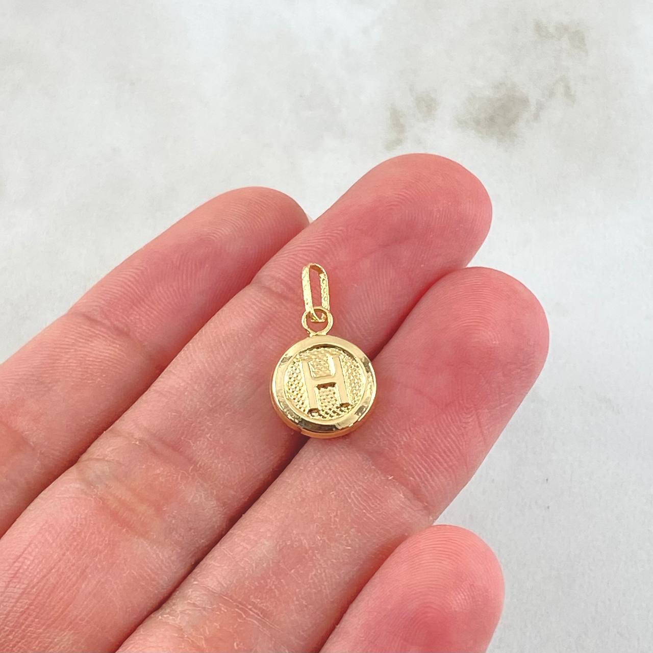 Dije Letra H 0.6gr / 1.9cm / Oro Amarillo 18K