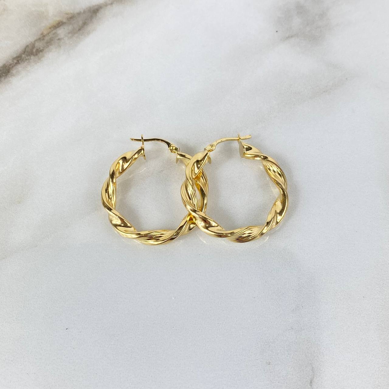 Candongas Nico 3.9gr / 3cm / Rayadas Entorchadas Oro Amarillo $