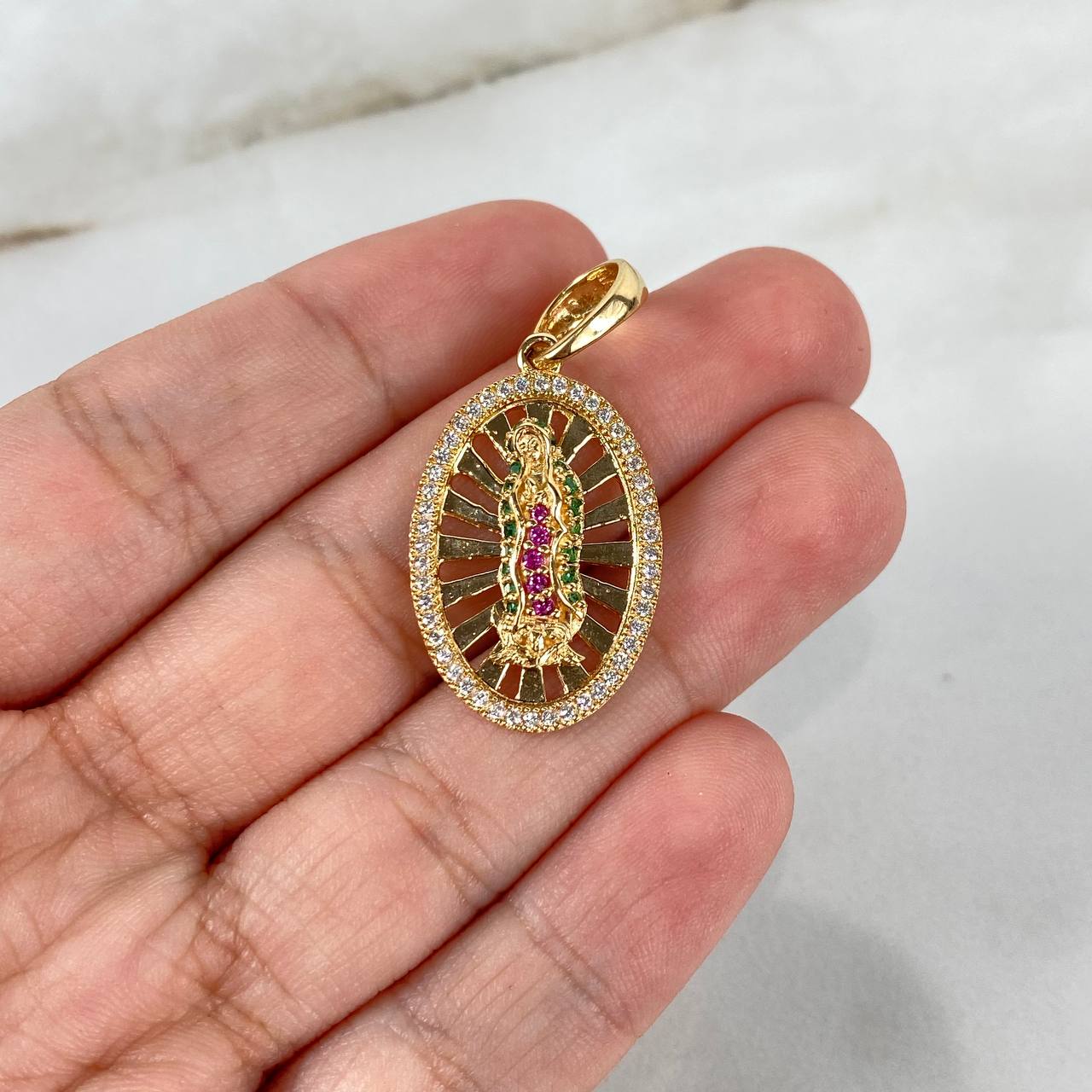 Dije Virgen de Guadalupe 4.45gr / 3.3cm / Circones Blancos-Verdes-Fucsias Oro Amarillo ©