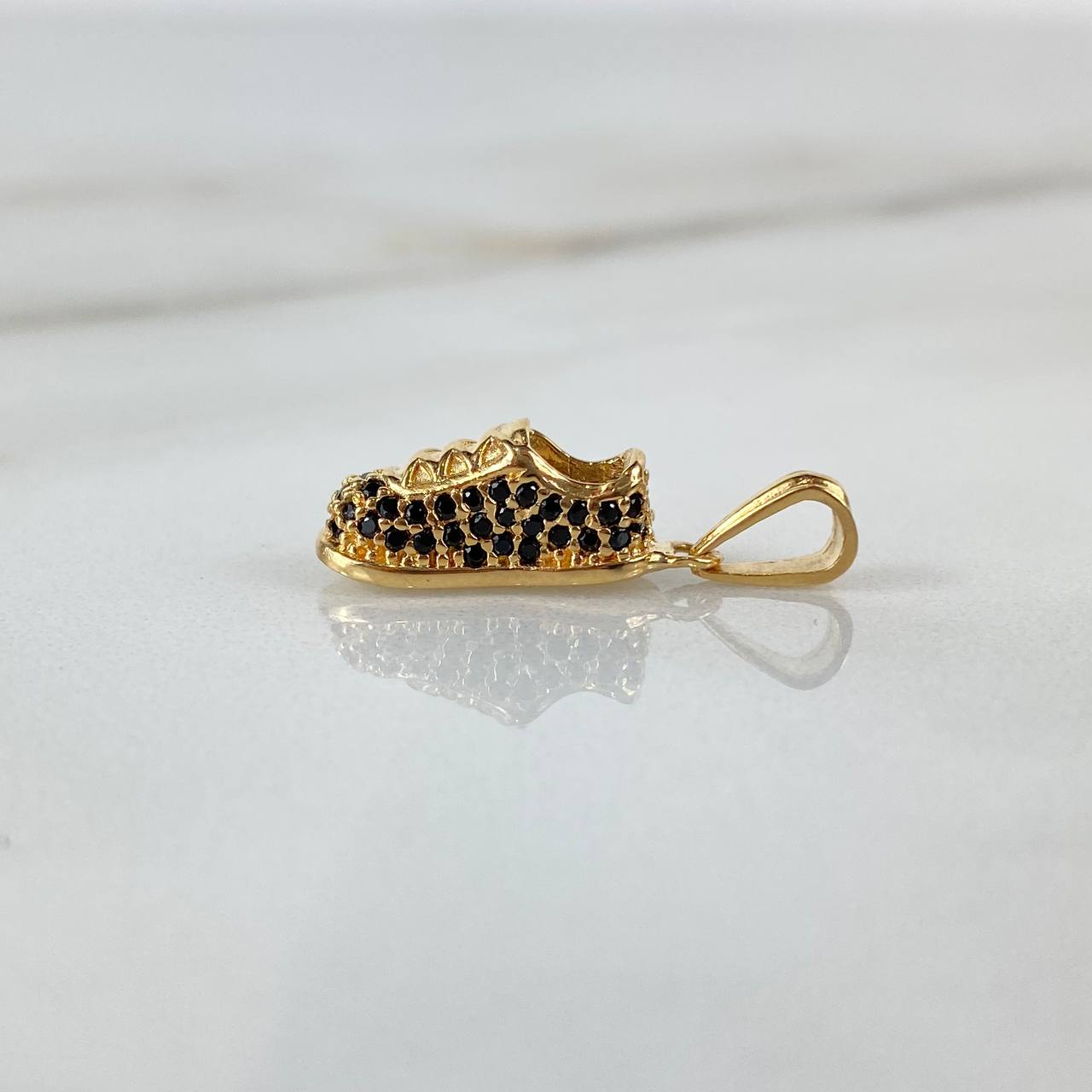 Dije Tennis 2.35gr / 2.3cm / Circones Negros Oro Amarillo ©