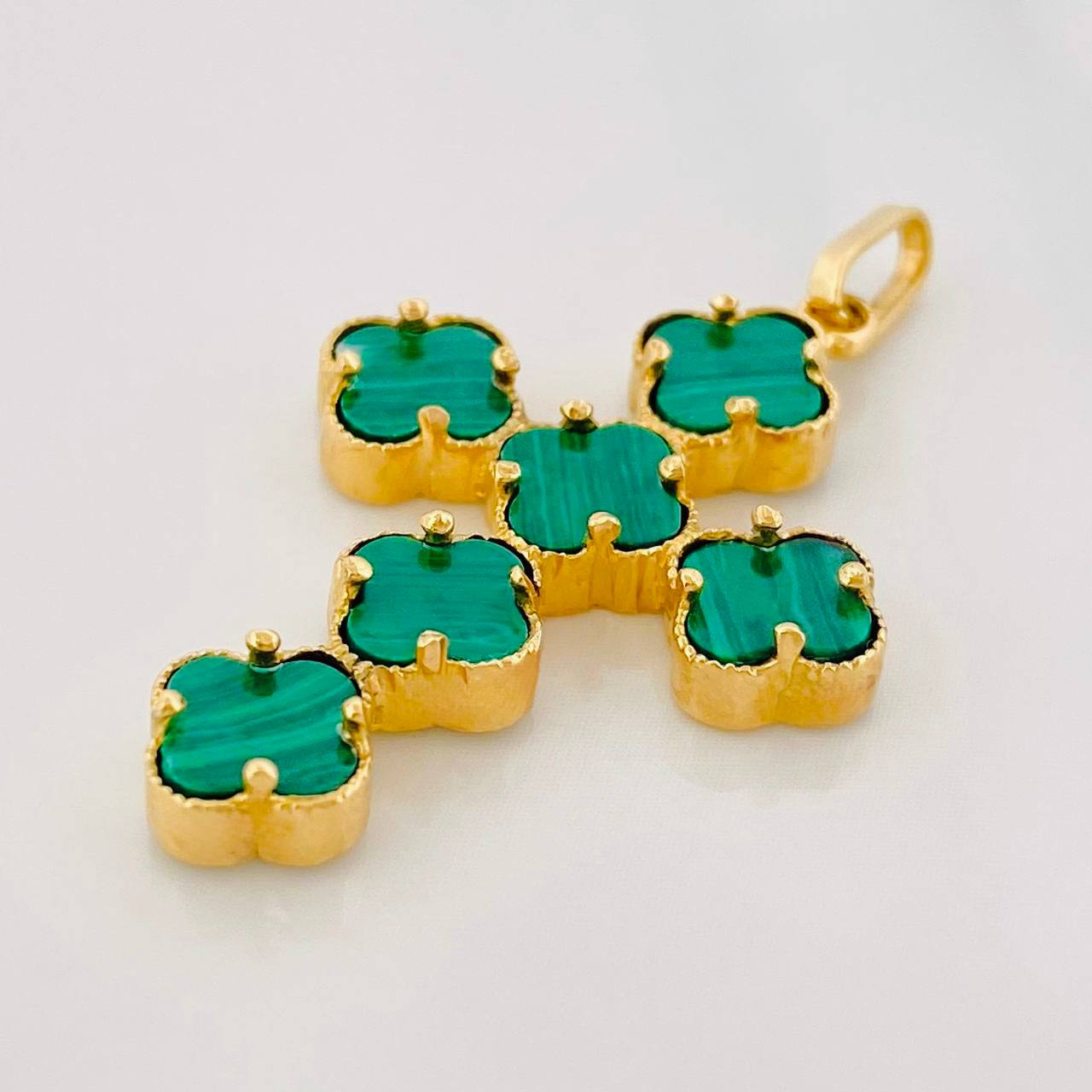 Dije Cruz Trébol 2.5g / 3.5cm Oro Amarillo 18K