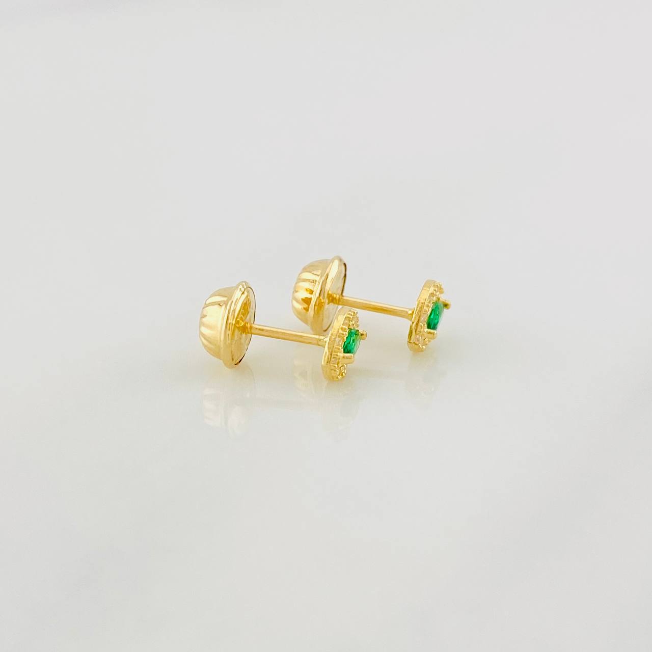 Topos Ojos Tupidos 0.65g / 4.6mm Oro Amarillo 18K