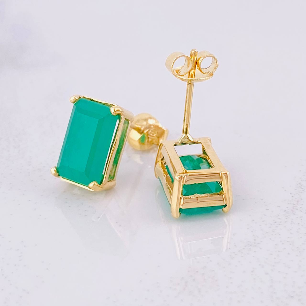 Topos Rectangulares Esmeraldas 6qts 3.2g / 10.9mm Oro Amarillo 18K
