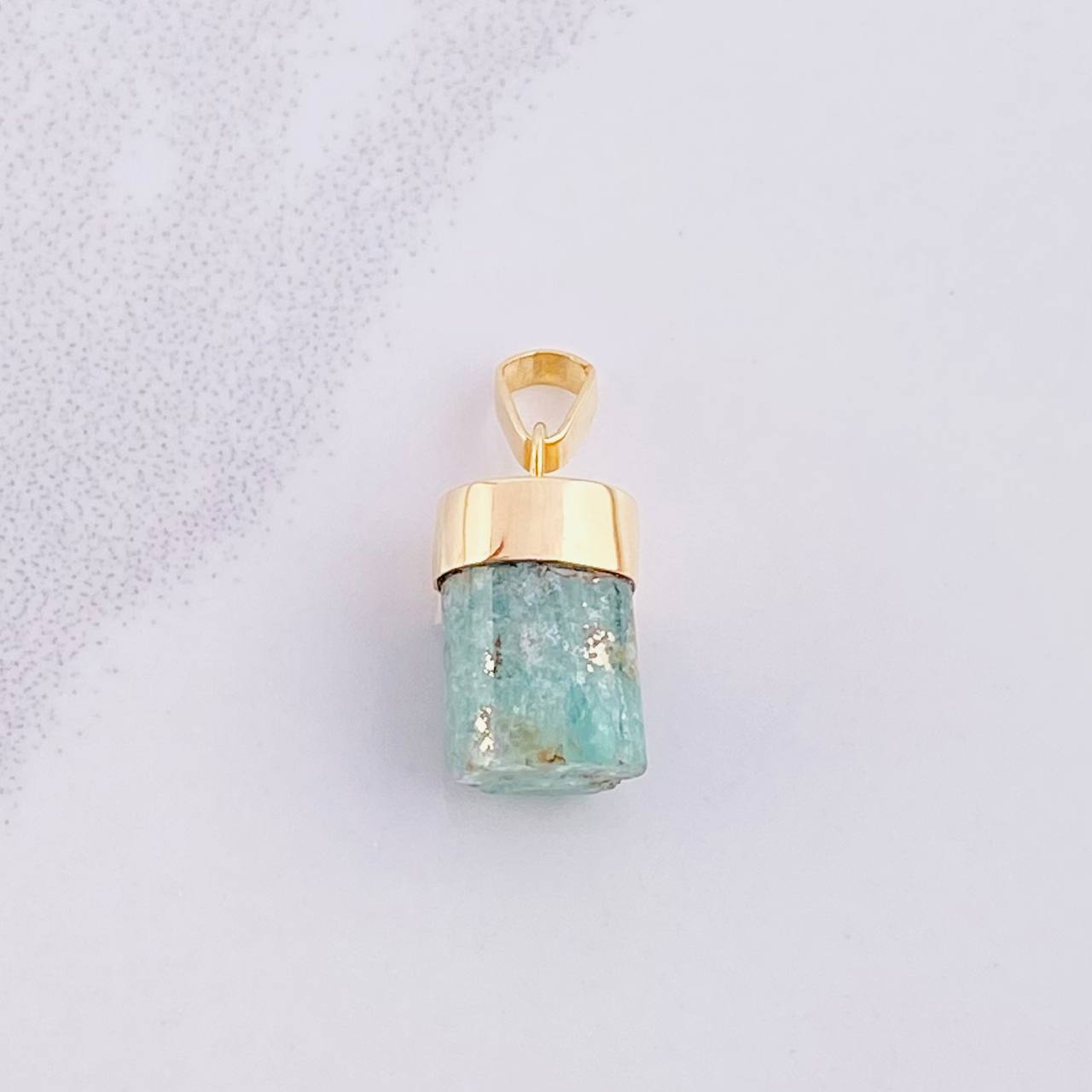 Dije Morralla Esmeralda 1.55g / 1.7cm Oro Amarillo 18K