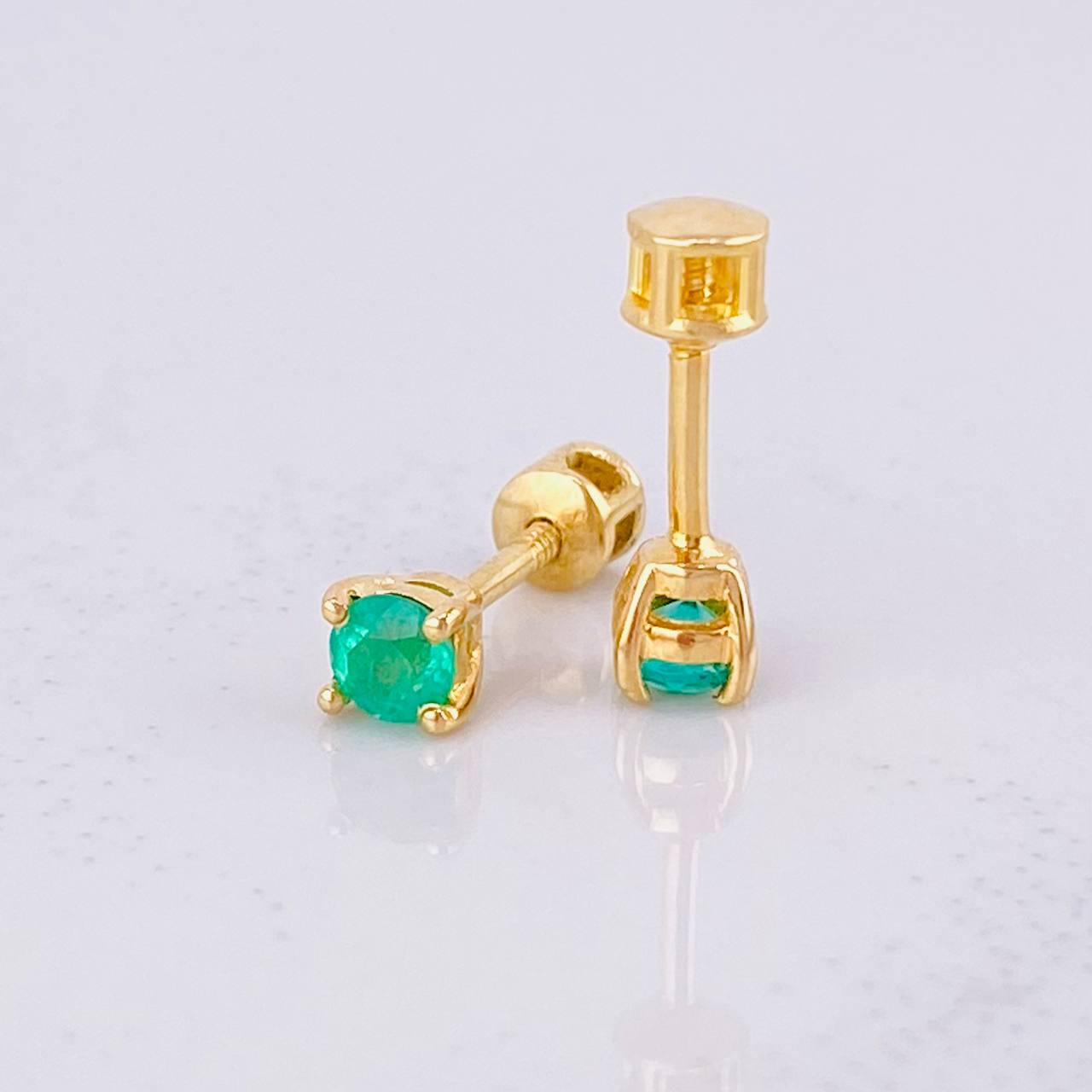 Topos Cuatro Garras Esmeraldas 30pts 0.95g / 3.2mm Oro Amarillo 18K