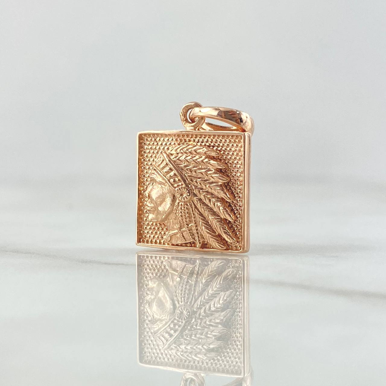 Dije Indio Marco Cuadricular 4.15gr / 2.2cm / Texturizado Borde Liso Oro Rosa 18K ©