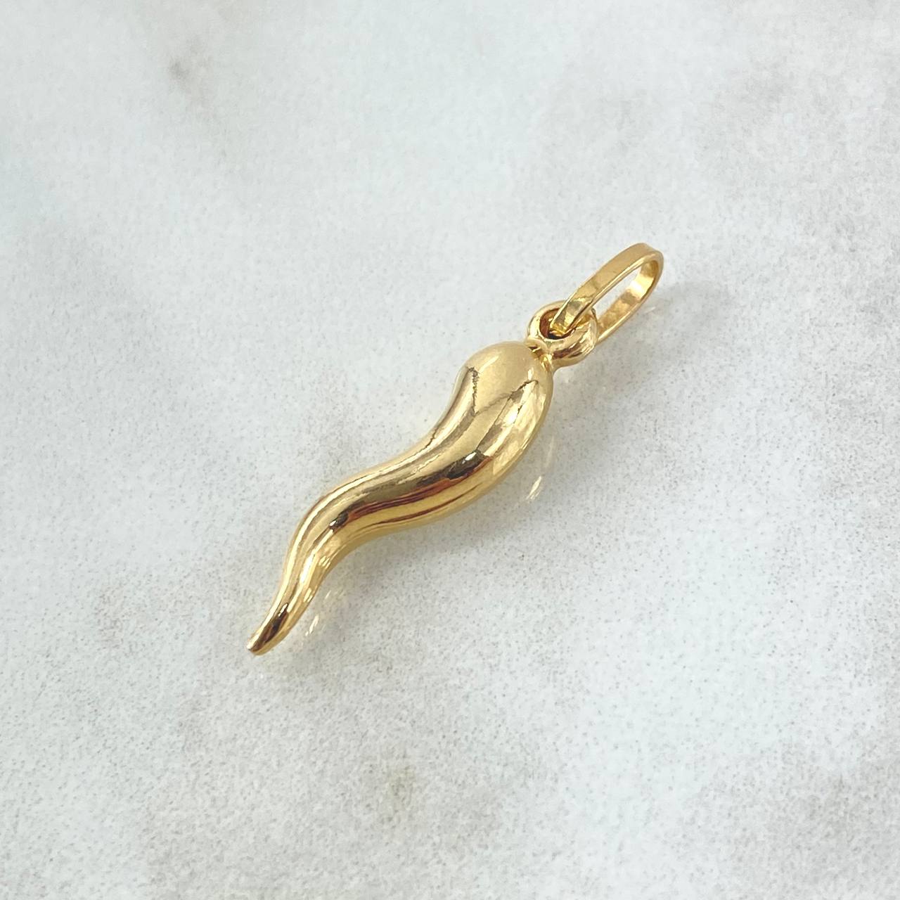 Dije Chile Jalapeño 0.95gr / 2.6cm / Oro Amarillo +4 18K ©