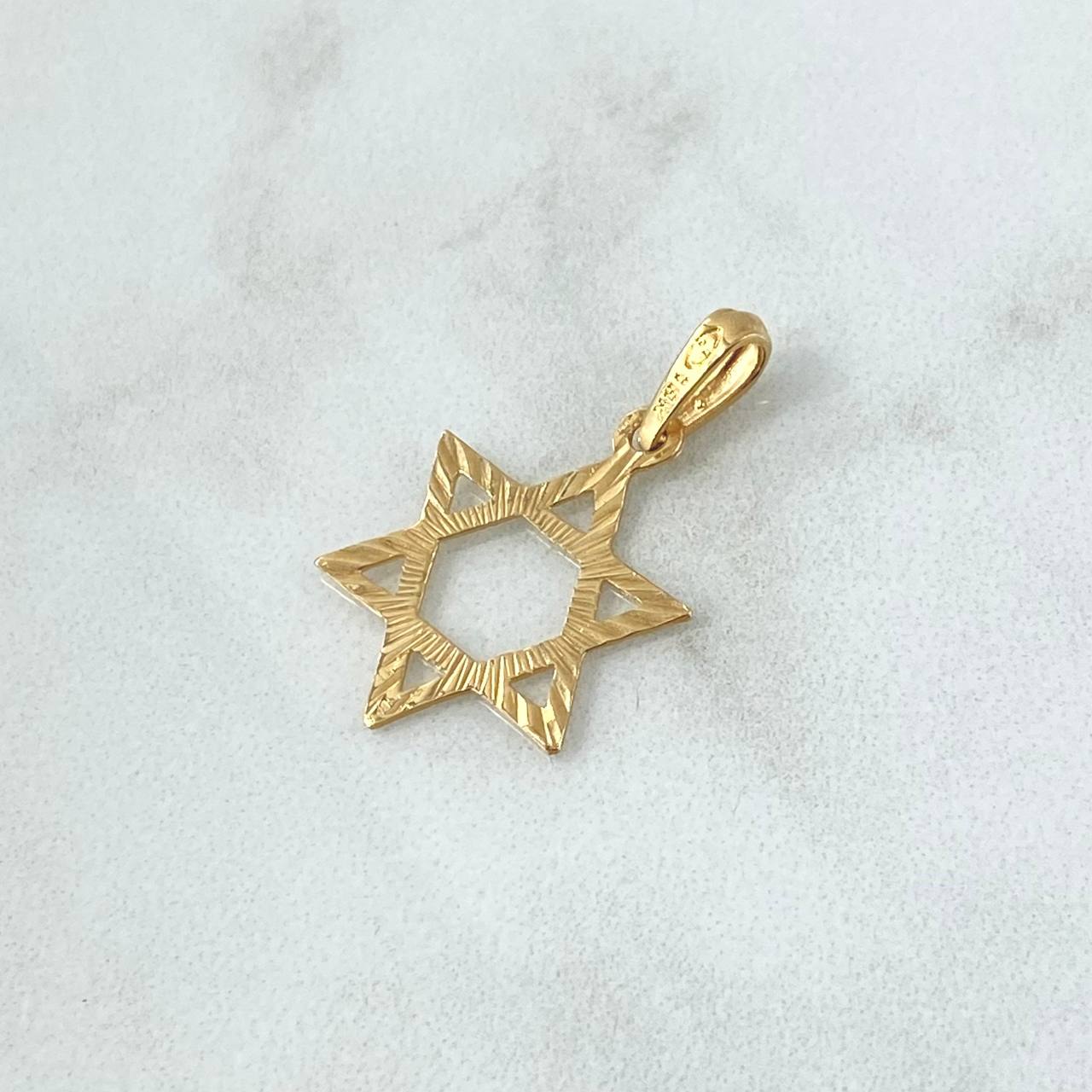 Dije Estrella De David 0.8gr / 2.5cm / Silueta Diamantada Oro Amarillo 18K ©