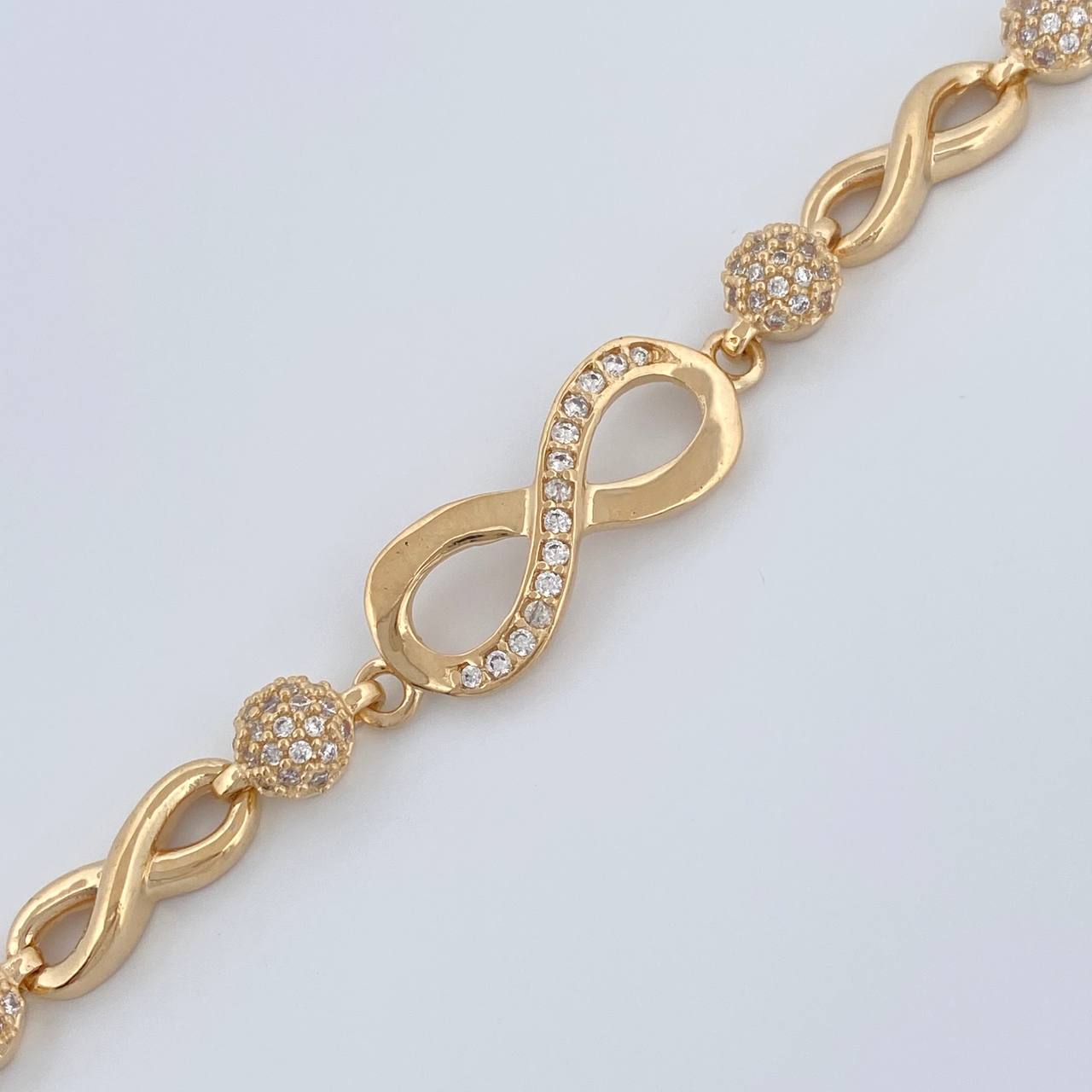 Pulso Infinito 13.1gr / 18.7cm / 4.79mm Oro Amarillo 18K $