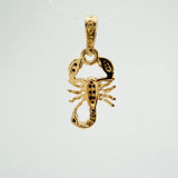 Dije Escorpion 1.15gr / 2.1cm / Dos Oros Negro Amarillo 18K %