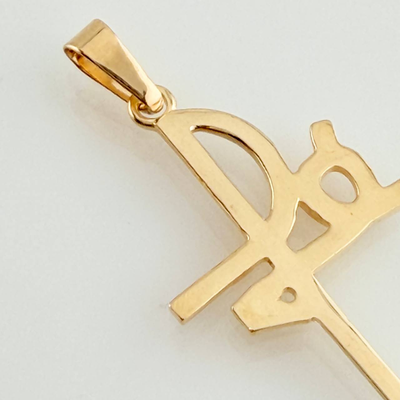 Dije Fe 1.15gr / 3.5cm / Oro Amarillo 18K %