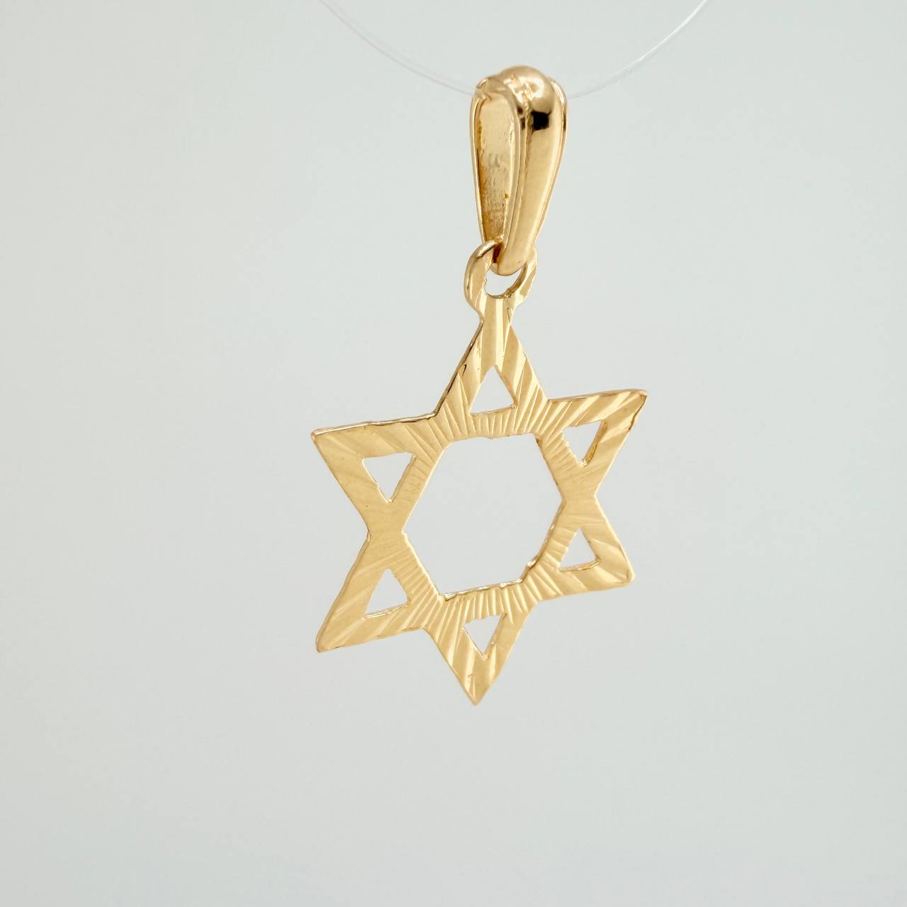 Dije Estrella De David 0.9gr / 2.5cm / Oro Amarillo 18K %