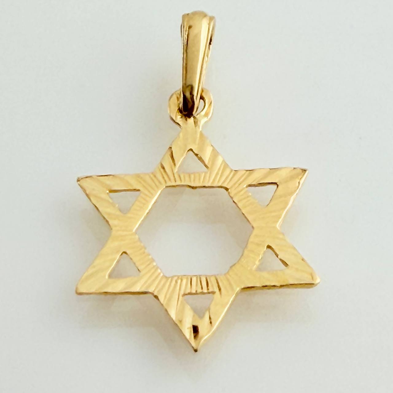 Dije Estrella De David 0.9gr / 2.5cm / Oro Amarillo 18K %
