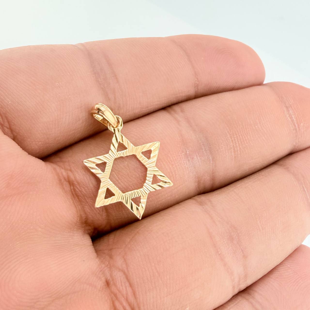 Dije Estrella De David 0.9gr / 2.5cm / Oro Amarillo 18K %