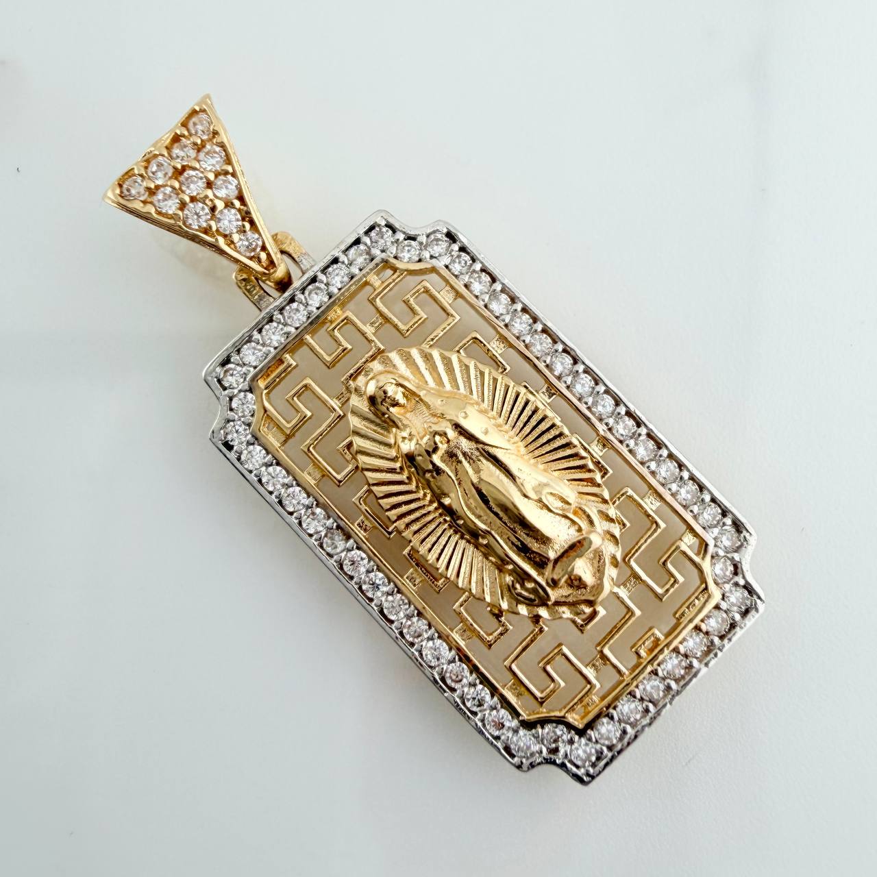 Dije Virgen De Guadalupe 3.2gr / 3cm / Dos Oros Amarillo Blanco 18K %