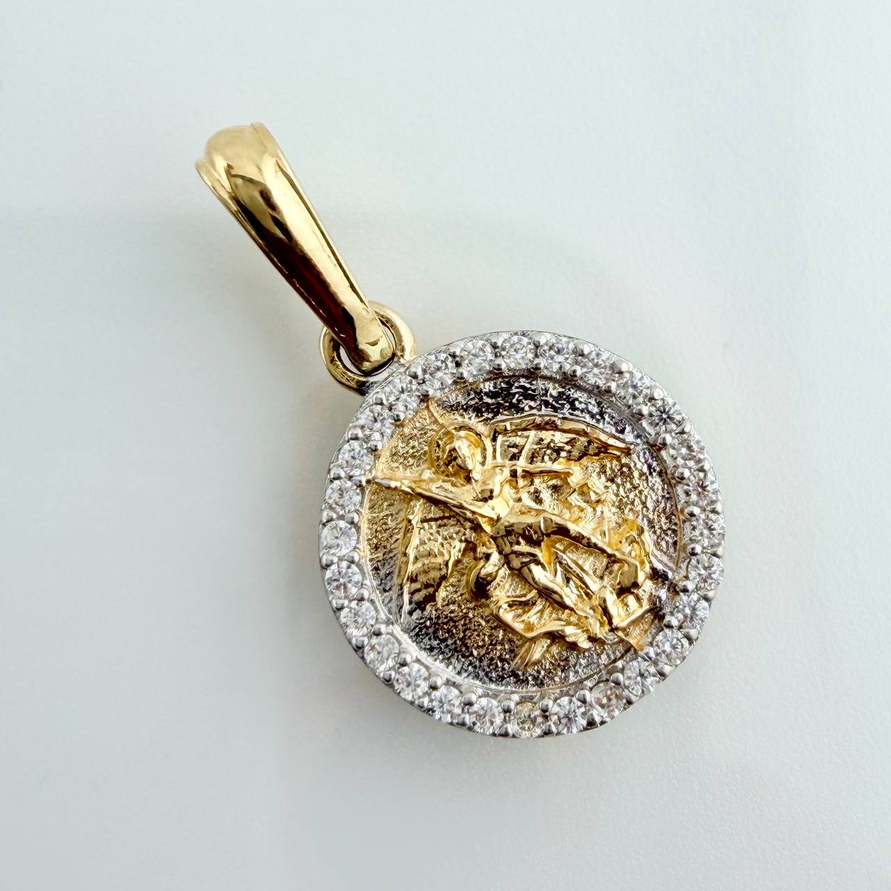 Dije Medalla San Miguel 1.6gr / 2cm / Dos Oros Amarillo Blanco 18K %