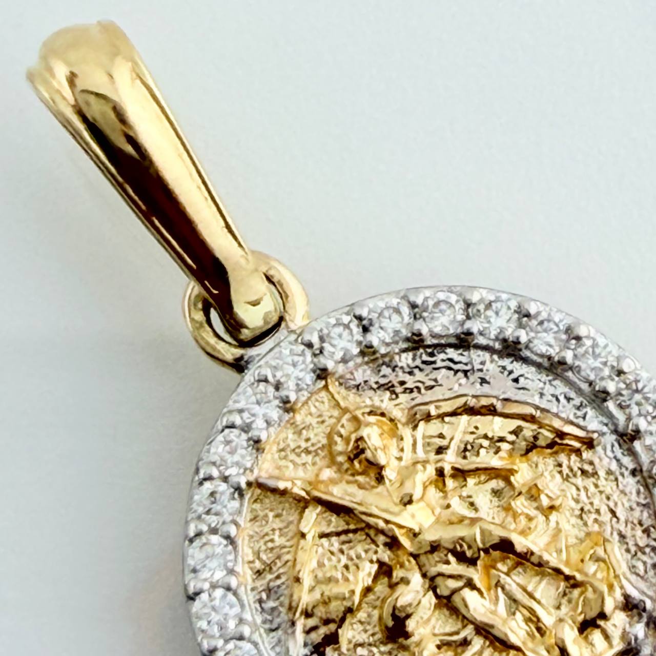 Dije Medalla San Miguel 1.6gr / 2cm / Dos Oros Amarillo Blanco 18K %