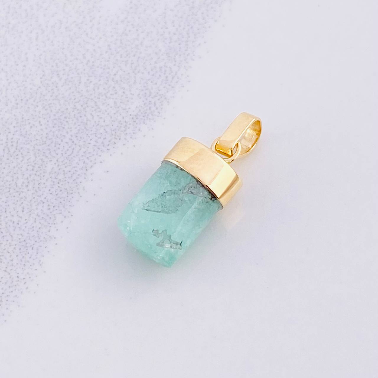 Dije Morralla Esmeralda 1.25g / 1.8cm Oro Amarillo 18K