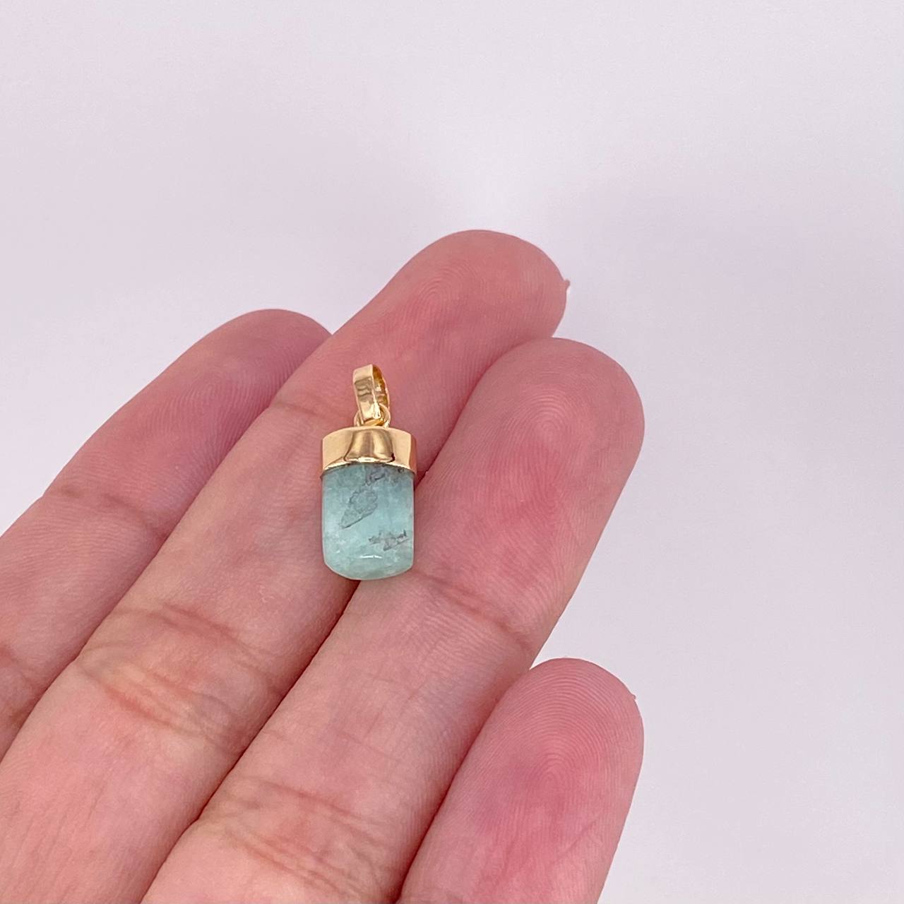 Dije Morralla Esmeralda 1.25g / 1.8cm Oro Amarillo 18K