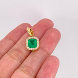 Dije Cuadro Borde Tupido Esmeralda 2.3pts Diamantes 24pts 3.2g / 2.2cm Oro Amarillo 18K