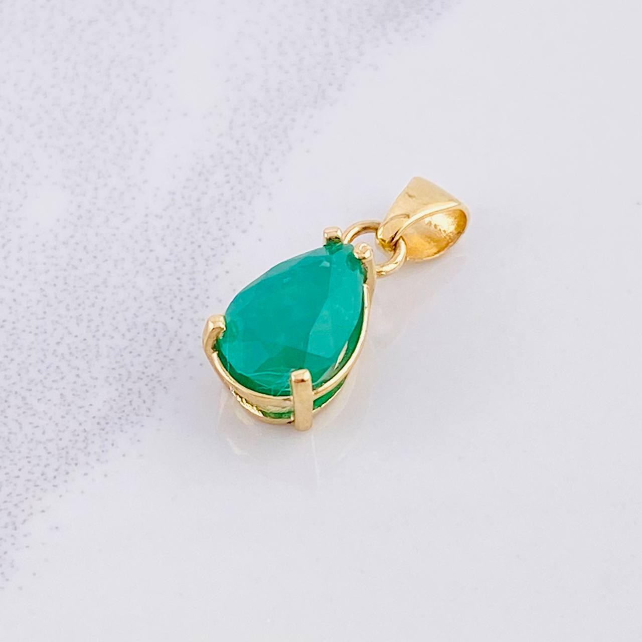 Dije Lágrima Esmeralda 1.2pts 1.3g / 1.6cm Oro Amarillo 18K