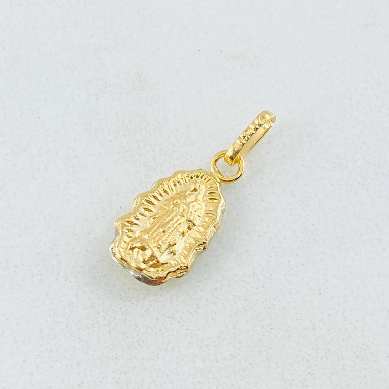 Dije Virge Guadalupe Silueta 0.35gr / 1.5cm / Oro Amarillo 18K *