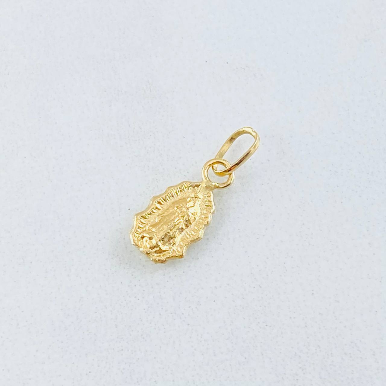 Dije Virgen Guadalupe Silueta 0.2gr / 1.4cm / Oro Amarillo 18K *