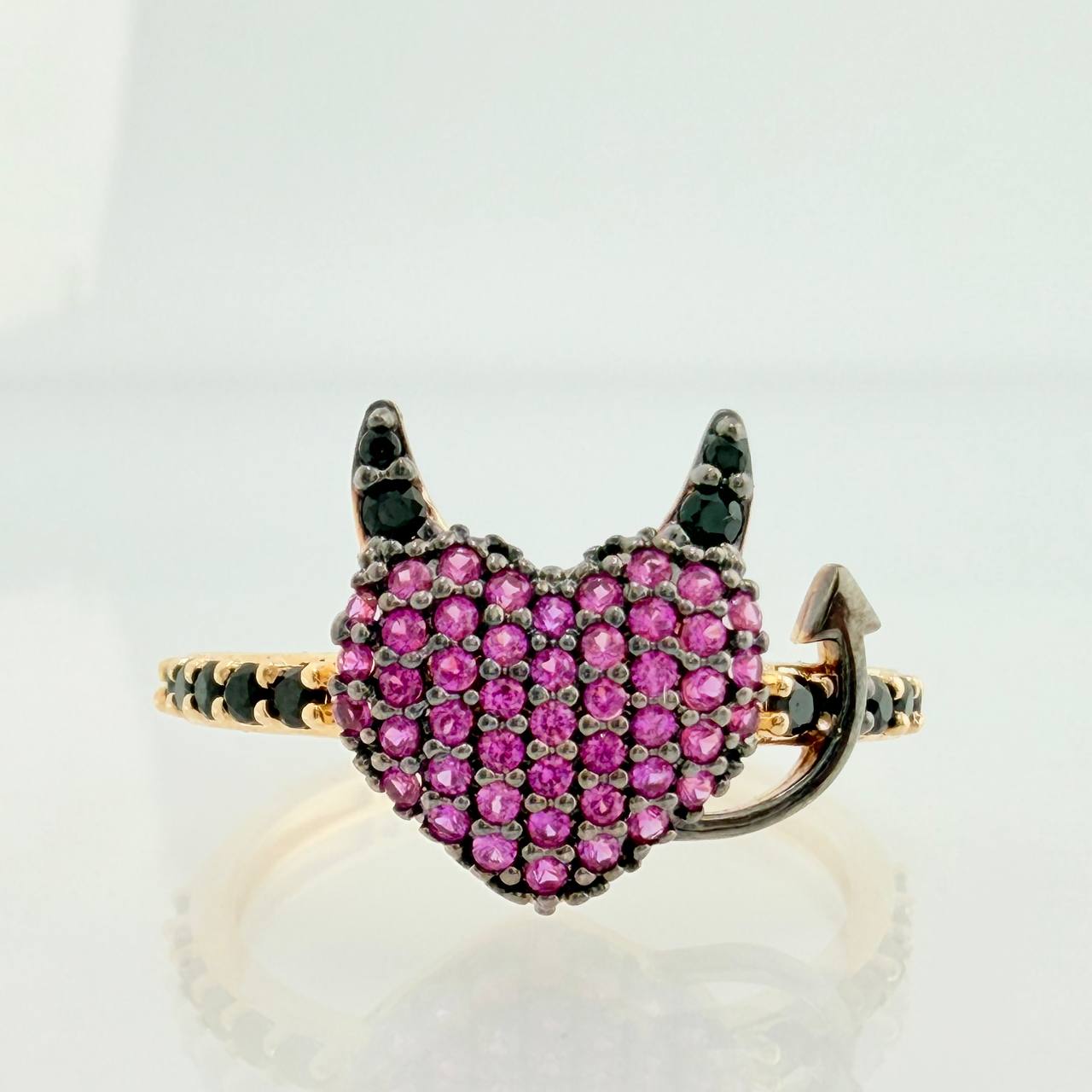 Anillo Corazon Devil 2.6gr / T7 1/4 /  Dos Oros Negro Amarillo  18K %