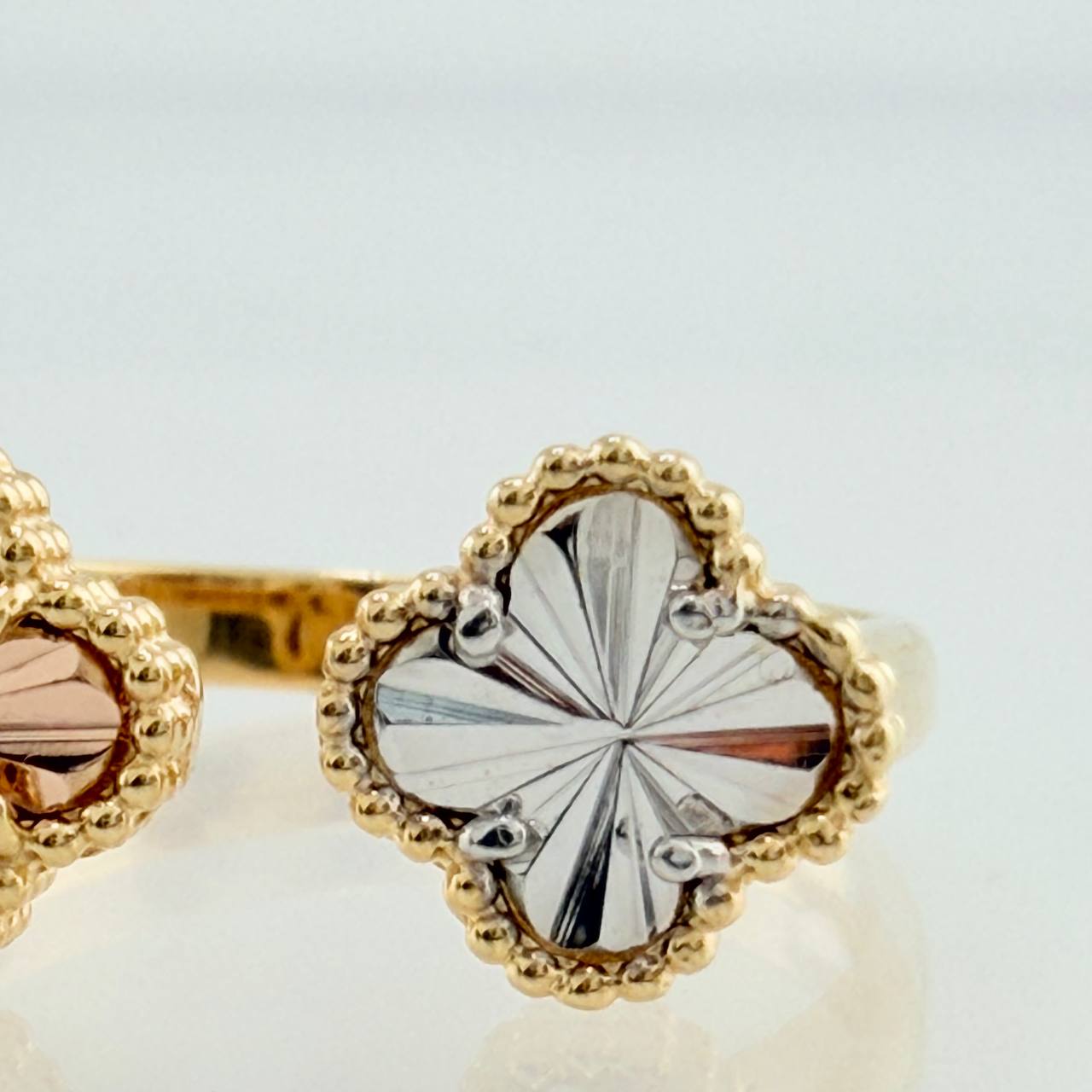 Anillo Doble Trebol 3gr / T5 1/2 / Tres Oros 18K