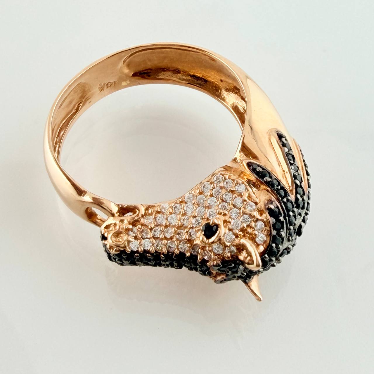 Anillo Caballo 6.75gr / T10 1/4 / Dos Oros Negro Rosa 18K %