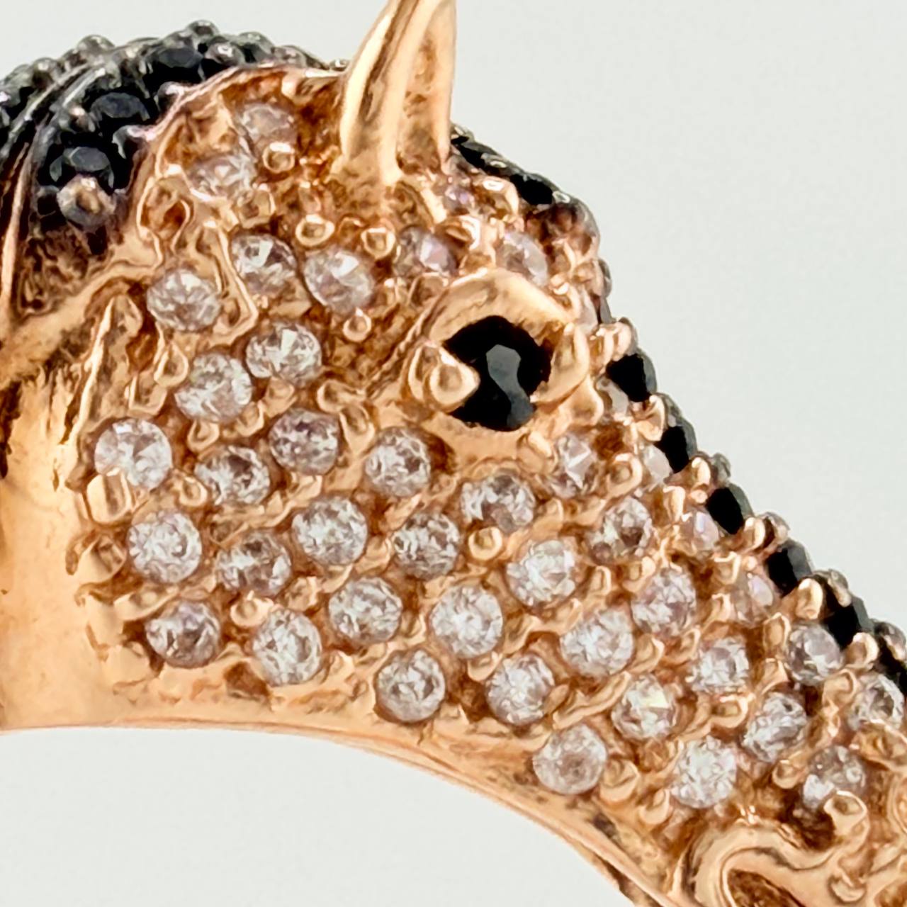 Anillo Caballo 6.75gr / T10 1/4 / Dos Oros Negro Rosa 18K %