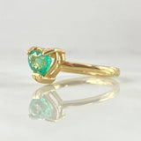 Anillo Solitario Corazón Agarrado Esmeralda 82pts 2.9gr / T7 / Oro 18K ©
