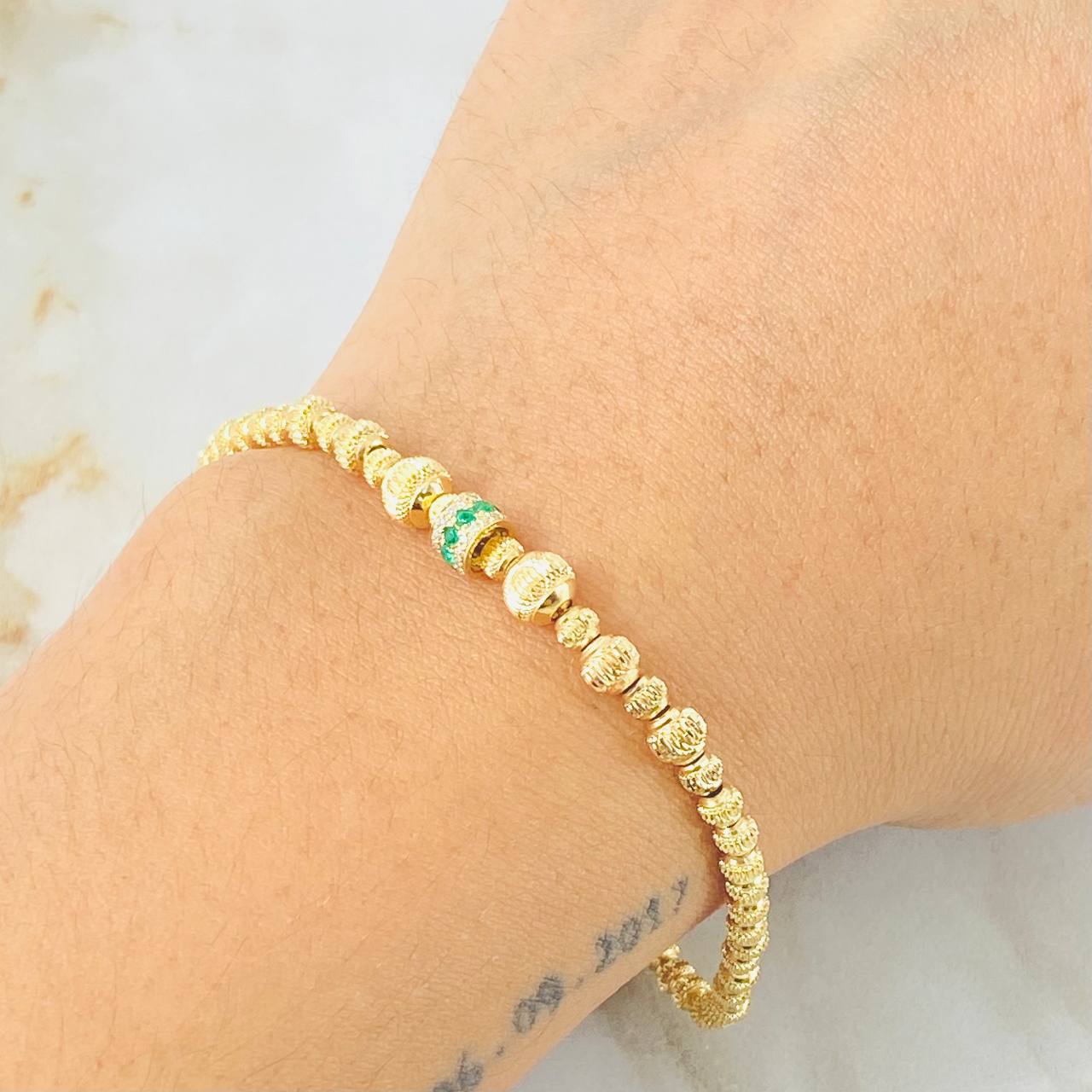 Pulso Militar Luna Esmeraldas 20pts Diamantes 40pts 5.55gr / 18.5cm / Oro Amarillo 18K ©