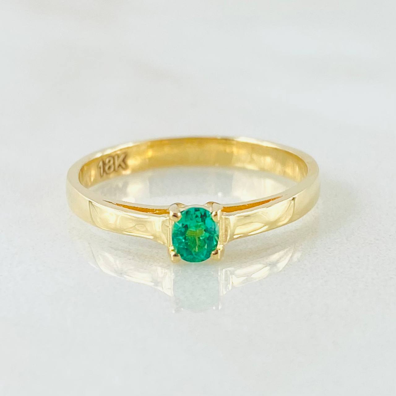 Anillo Solitario Puente Hueco Esmeralda 18pts 2.45gr / T6 3/4 / Oro Amarillo 18K ©