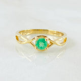 Anillo Solitario Ojo Infinito Esmeralda 27pts 2.5gr / T6 / Oro Amarillo 18K ©