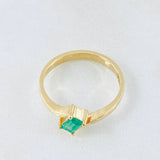 Anillo Solitario Recta Ondulada Esmeralda 28pts 2.55gr / T6 / Oro Amarillo 18K ©