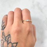 Anillo Solitario Flores Delicadas 1gr / T6 3/4 / Oro Amarillo 18K ©