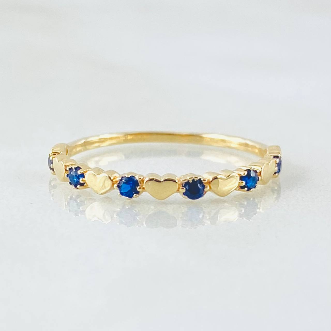Anillo Corazones Intercalados 1.15gr / T6 3/4 / Oro Amarillo 18K ©
