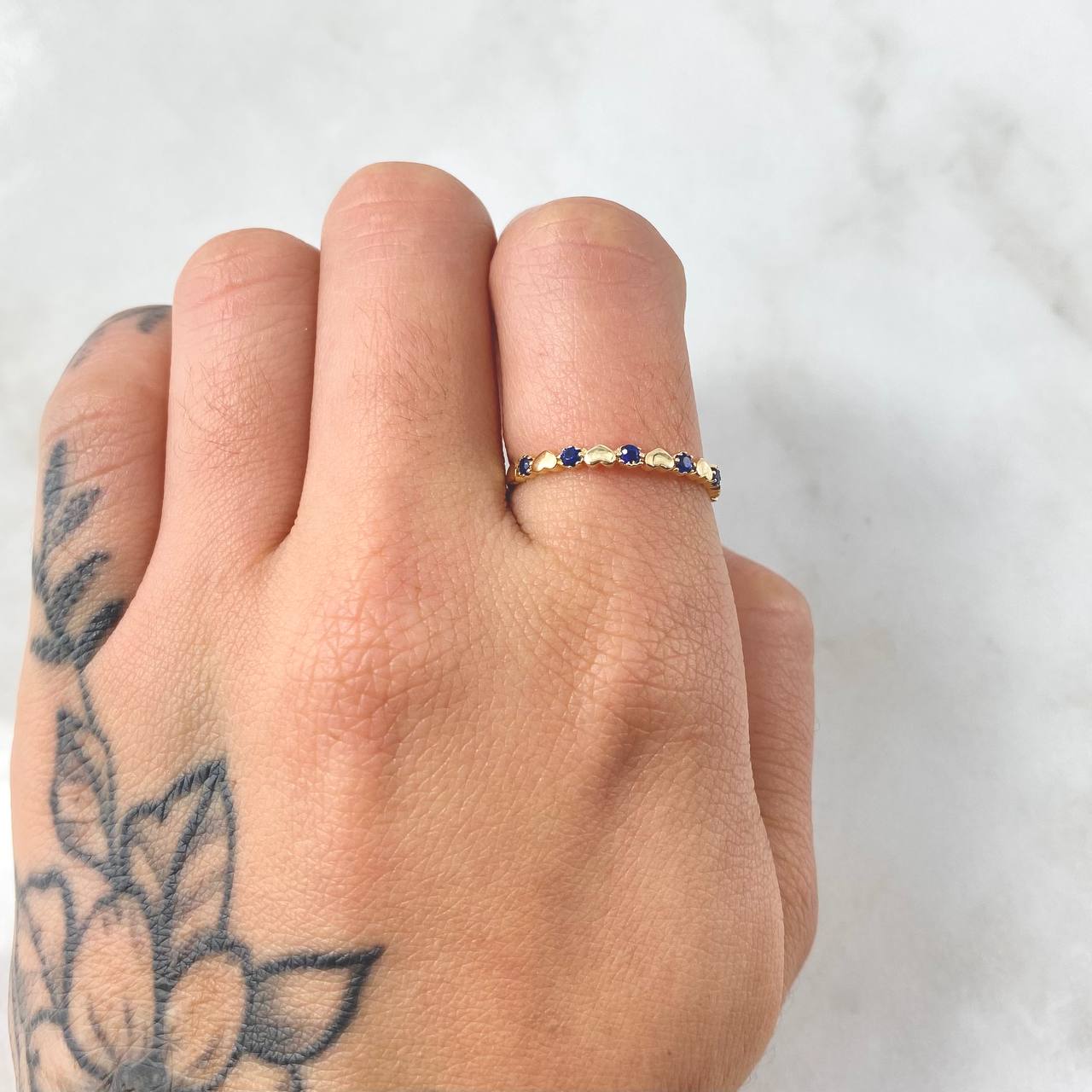 Anillo Corazones Intercalados 1.2gr / T7 1/4 / Oro Amarillo 18K