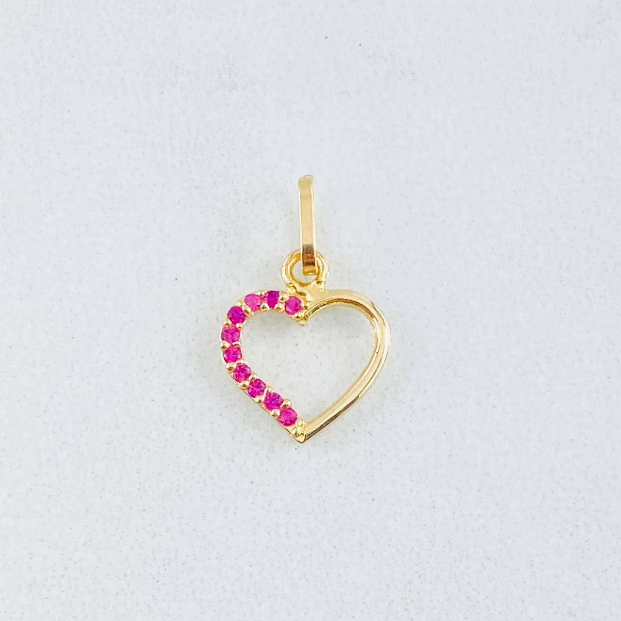 Dije Silueta Corazón 0.35gr / 1.3cm / Oro Amarillo 18K