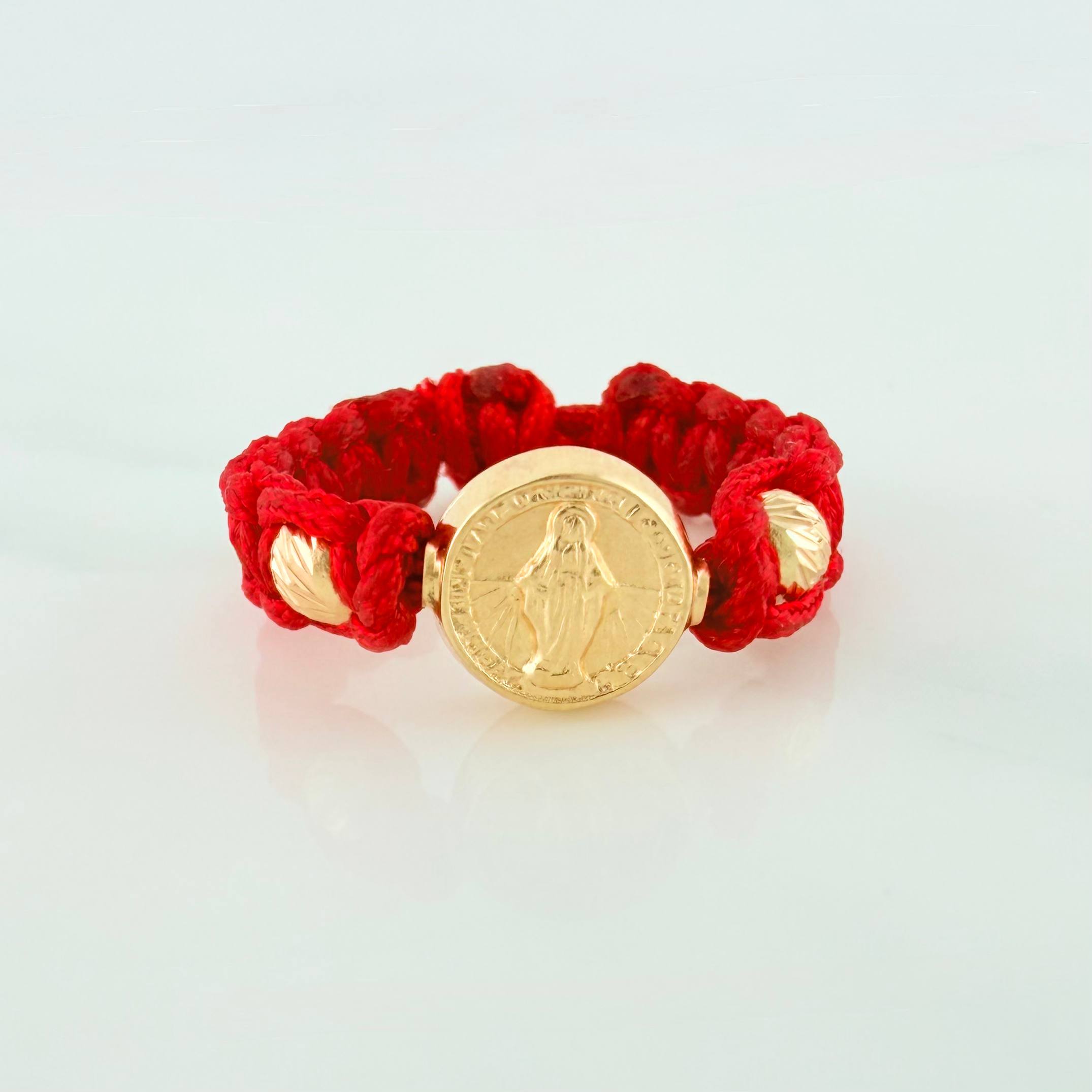 Anillo Tejido Rojo Herraje Virgen Milagrosa 0.6 g / T4 Oro Amarillo 18K