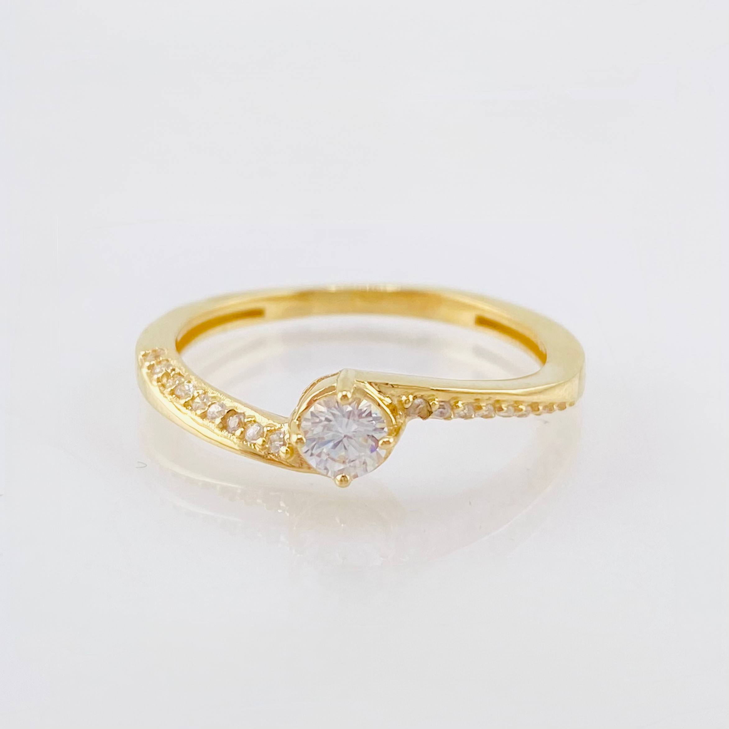 Anillo Solitario 2.7gr / T8 3/4 / Oro Amarillo 18K ©