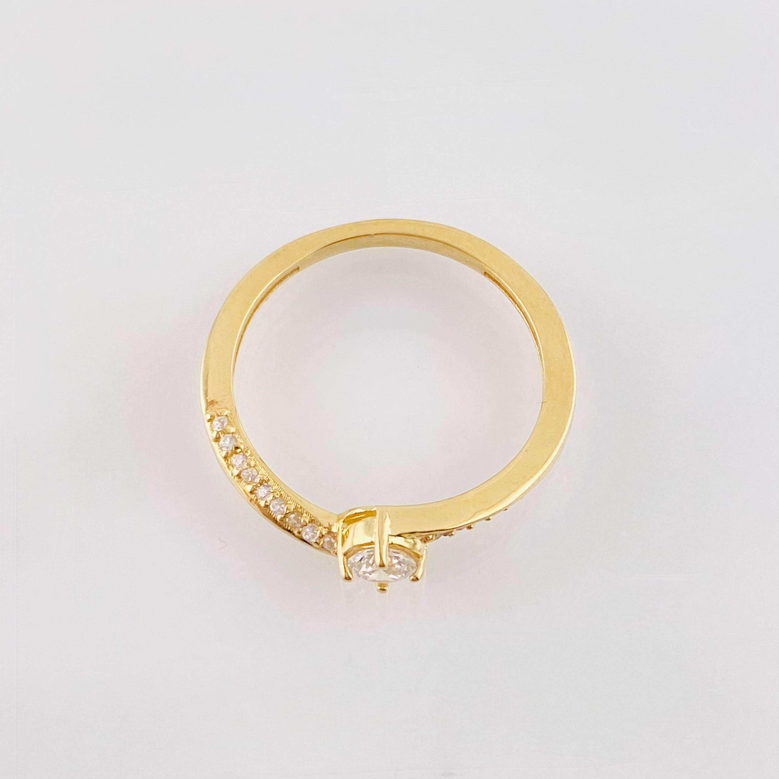 Anillo Solitario 2.6gr / T8 1/2 / Oro Amarillo 18K *