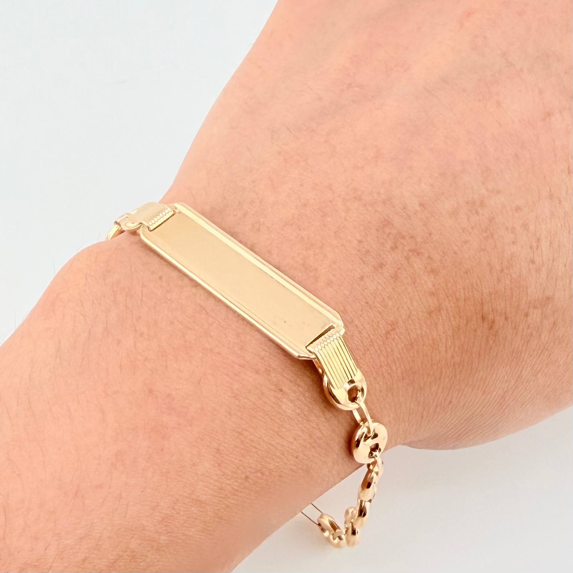 Pulso GC Placa Robusta 5.6gr / 23cm / 6.3mm Oro Amarillo 18K