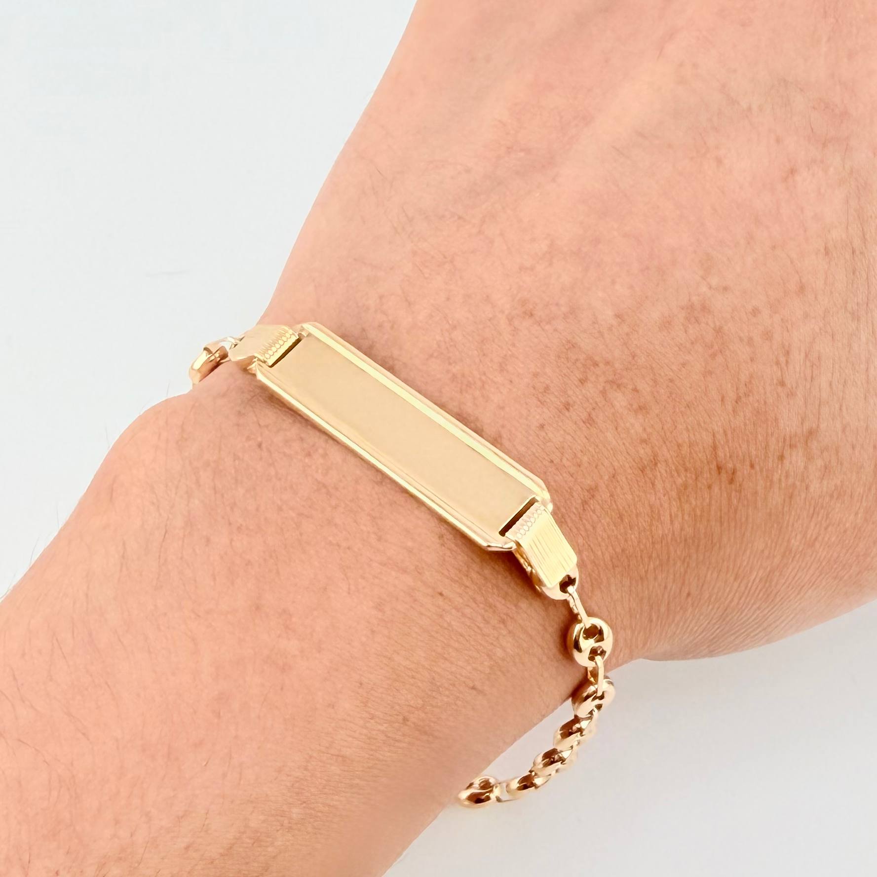 Pulso GC Placa Robusta 4.2gr / 21.5cm / 4.8mm Oro Amarillo 18K