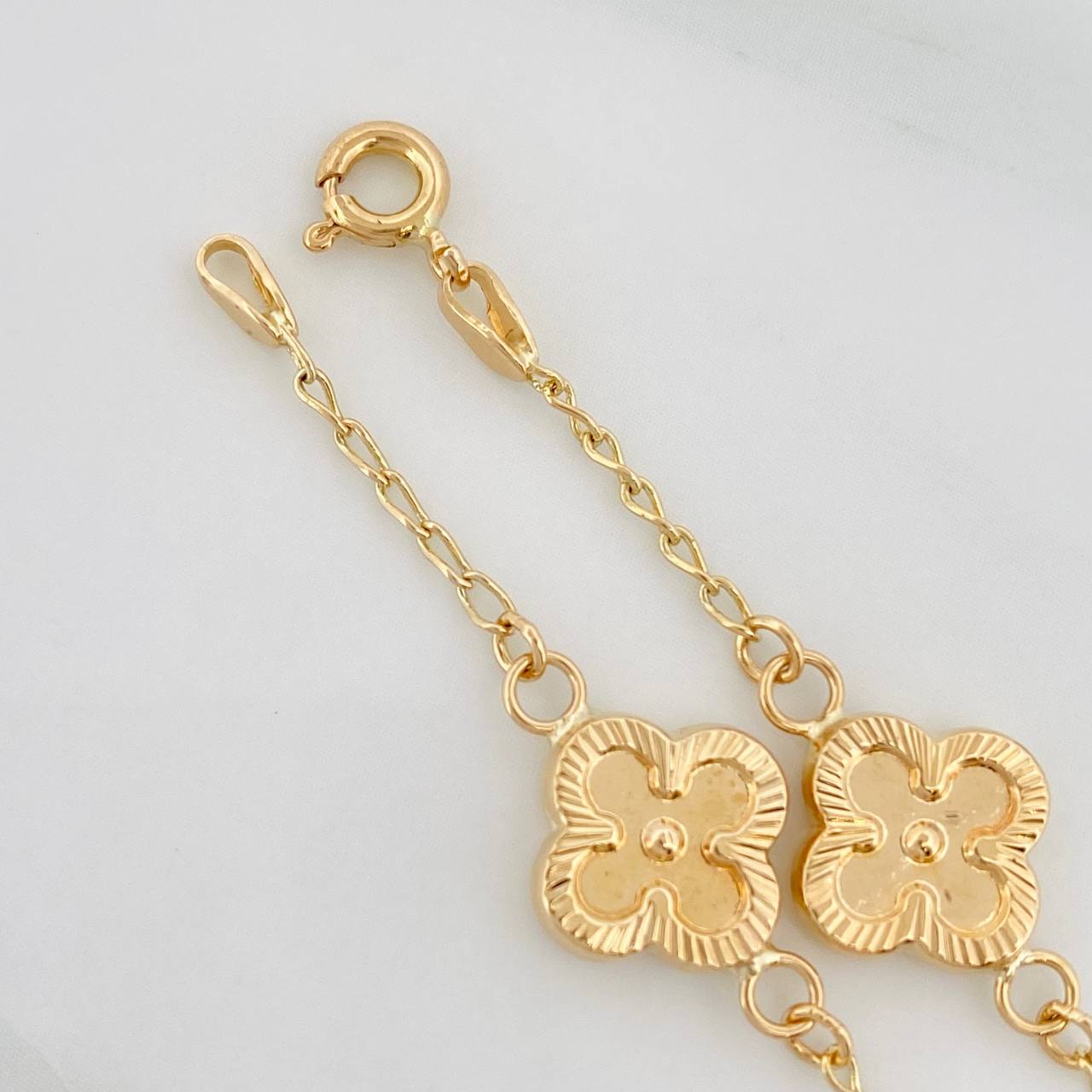 Pulso Espiga Trebol 3.55g / 19cm / 1.31mm Oro Amarillo 18K